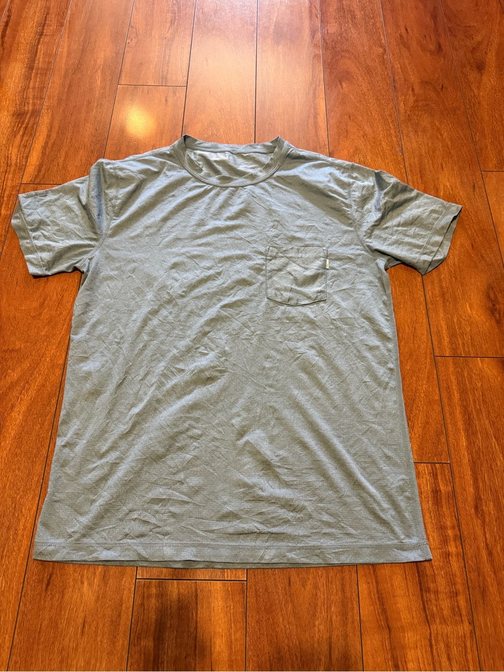 VUORI  men’s Light Blue Pocket Crew Neck T-Shirt